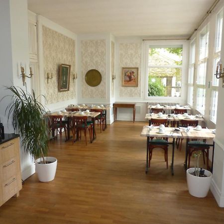 Hotel Des Thermes Bourbon-lʼArchambault Exteriör bild