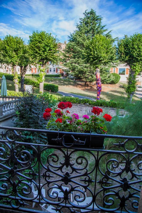 Hotel Des Thermes Bourbon-lʼArchambault Exteriör bild