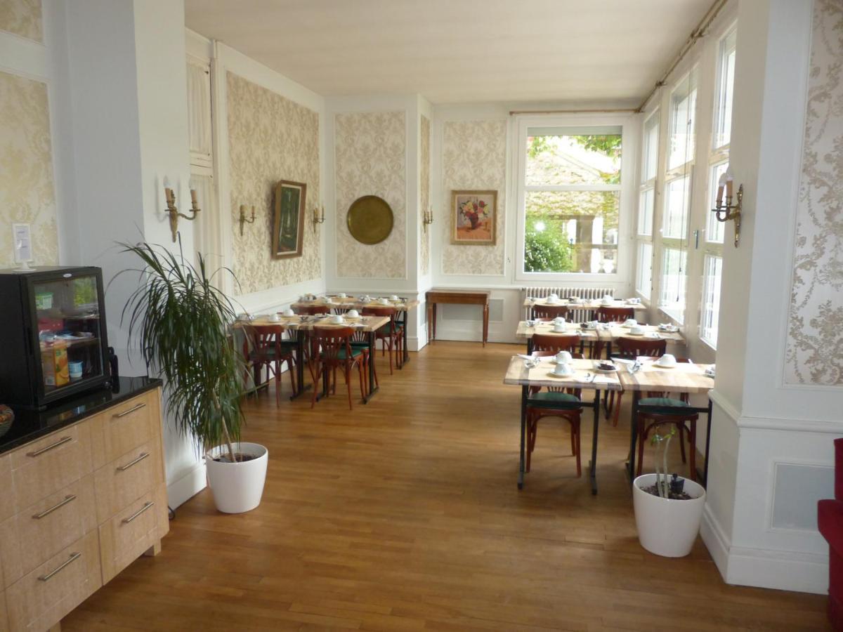 Hotel Des Thermes Bourbon-lʼArchambault Exteriör bild